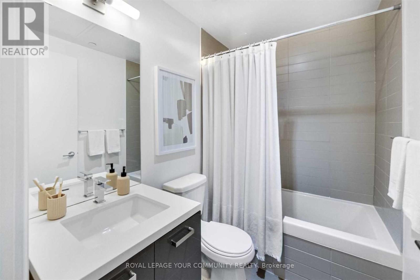 #403 11 CHARLOTTE STREET - 3