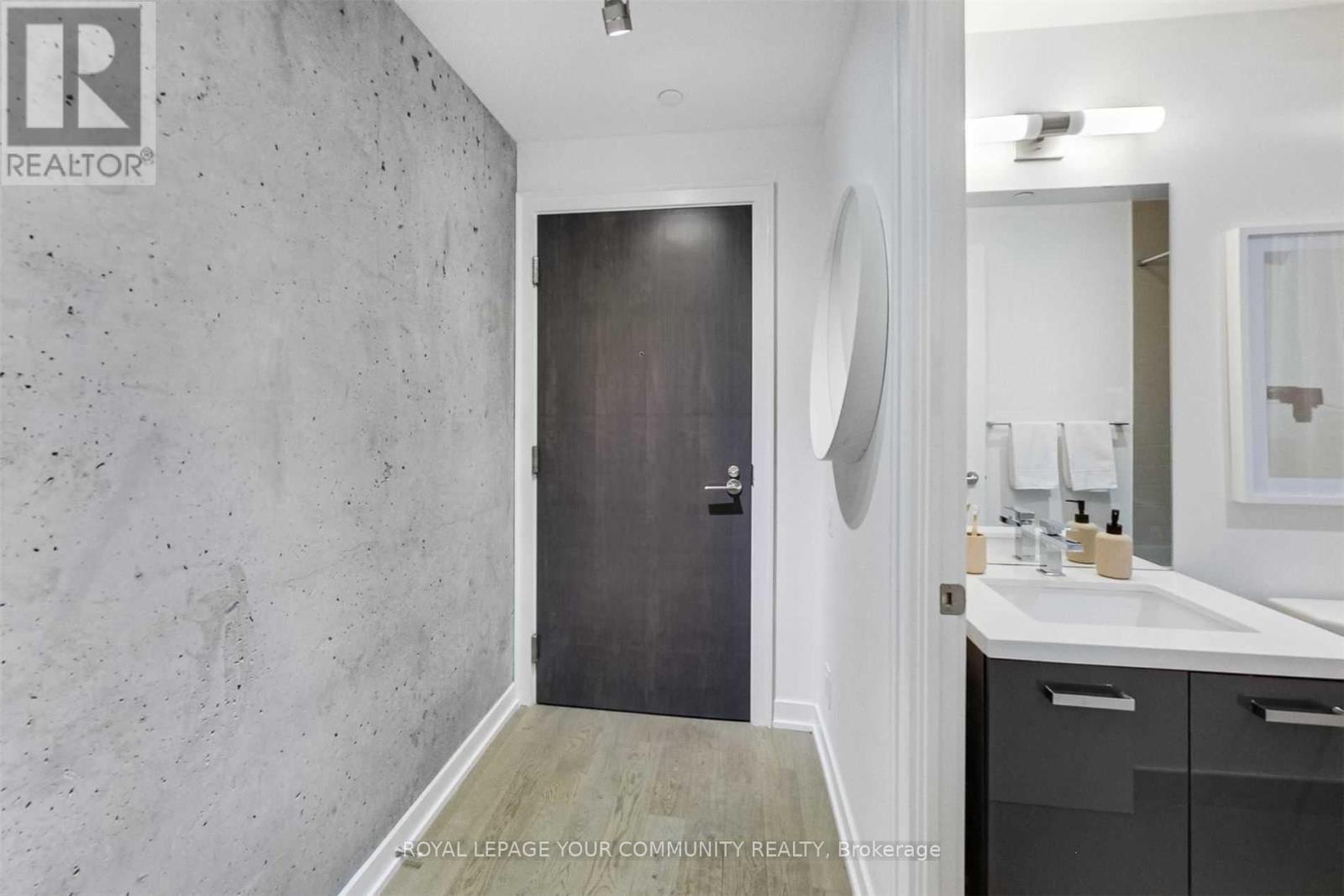 #403 11 CHARLOTTE STREET - 4
