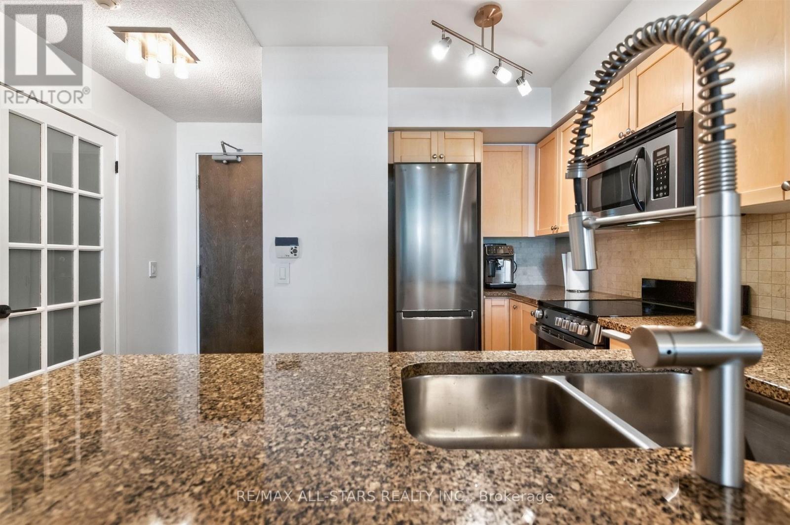 #2210 50 LYNN WILLIAMS STREET - 7