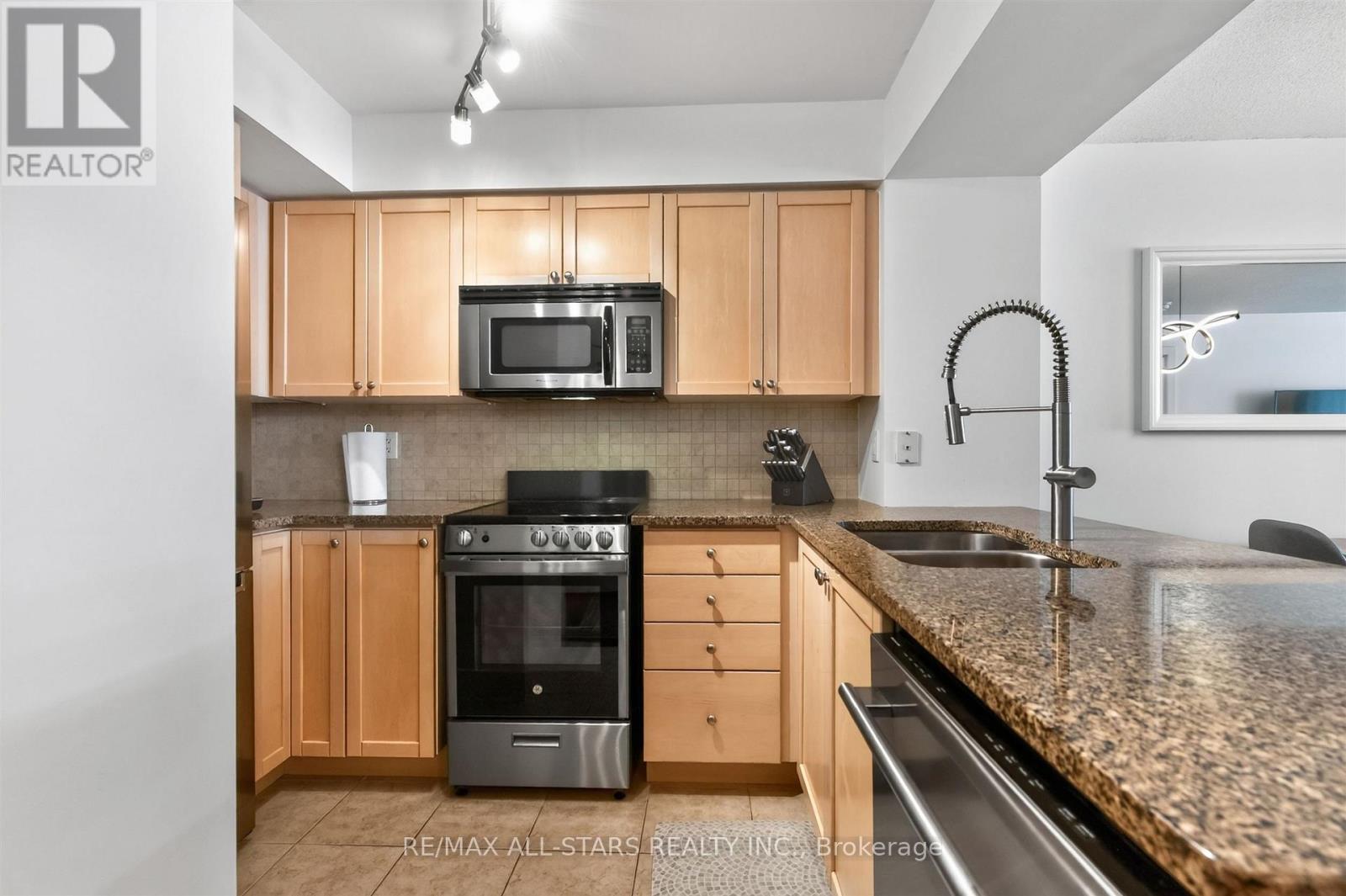 #2210 50 LYNN WILLIAMS STREET - 9