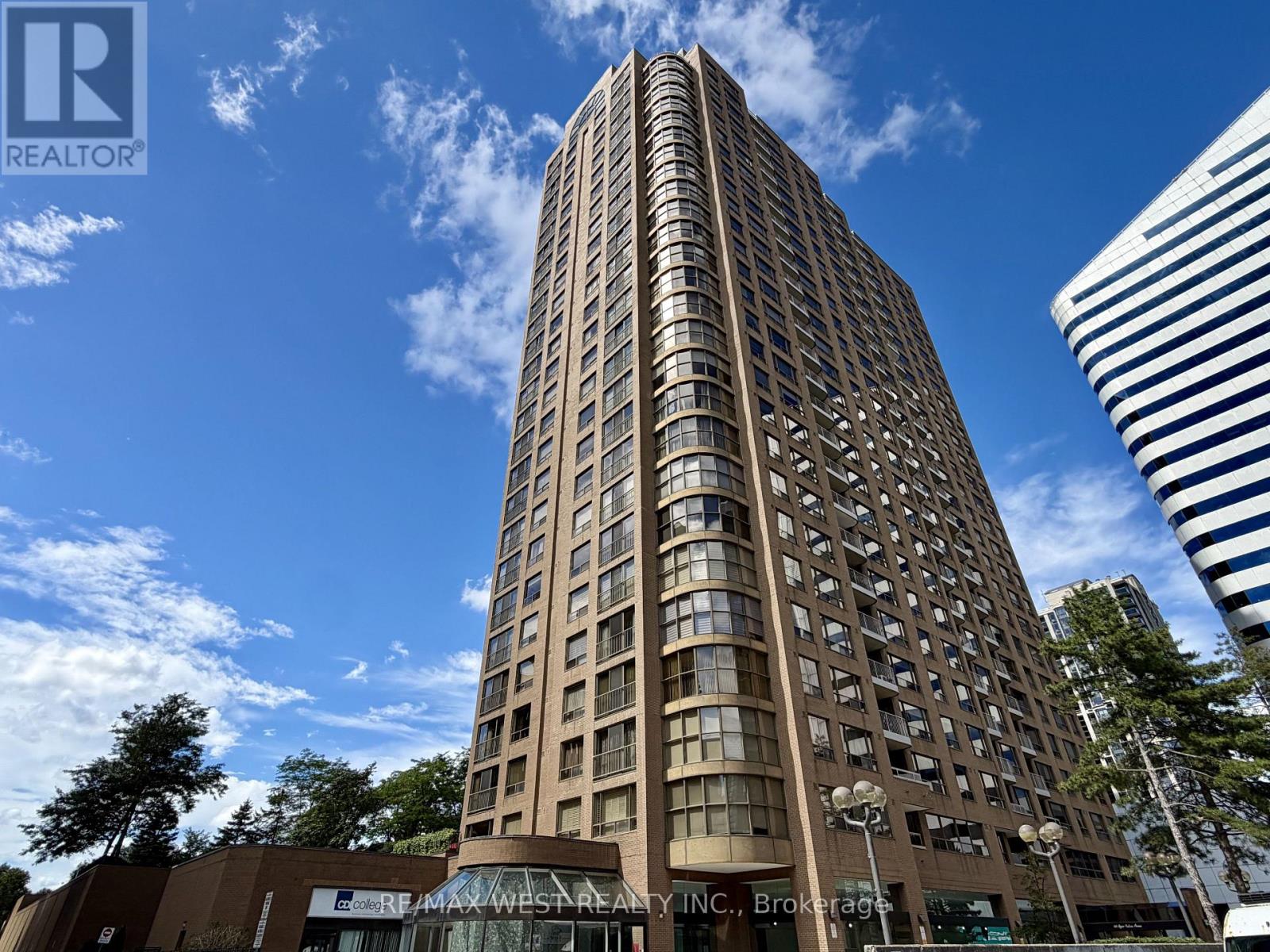 #2405 100 UPPER MADISON AVENUE - 1