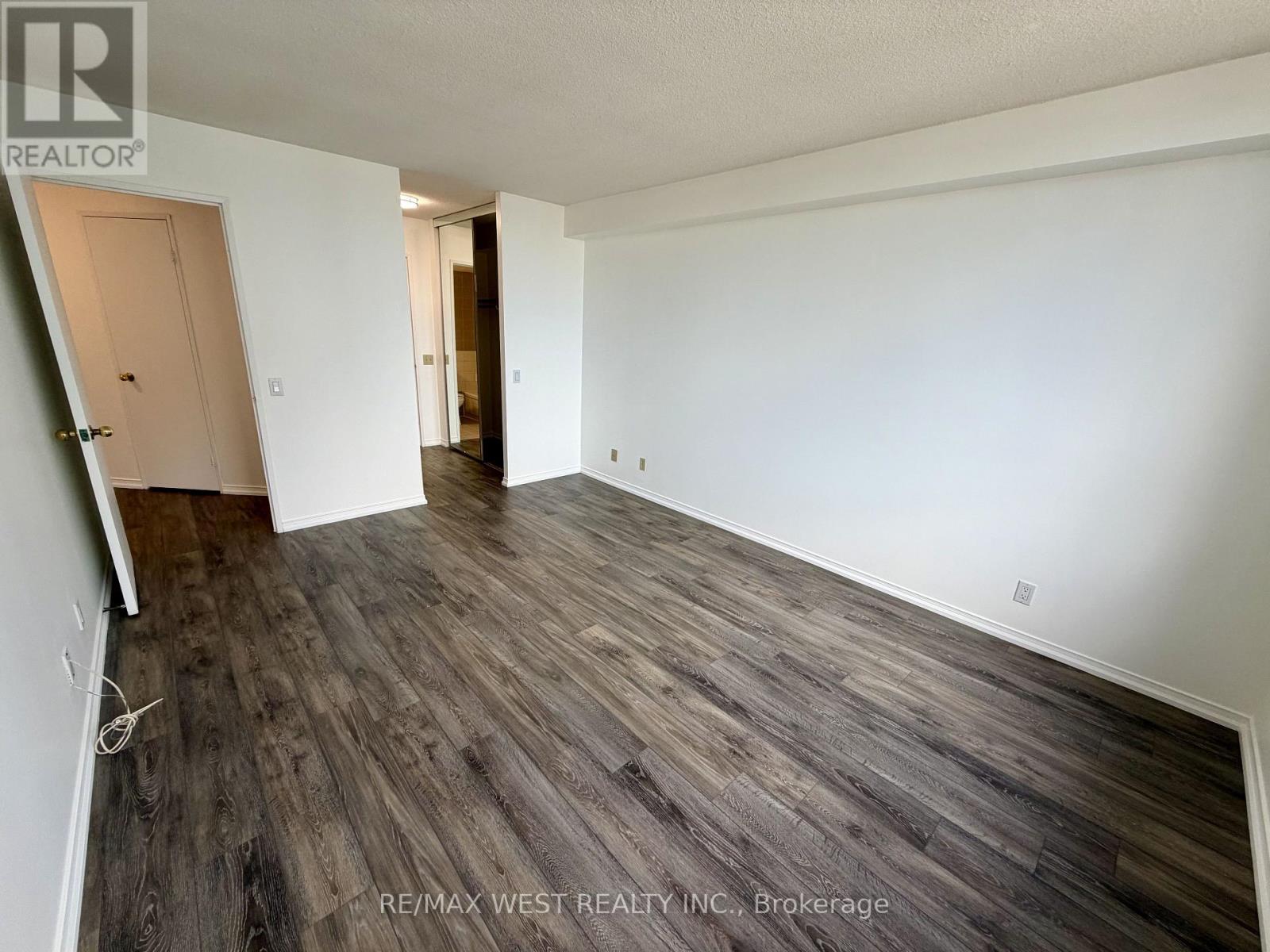 #2405 100 UPPER MADISON AVENUE - 16