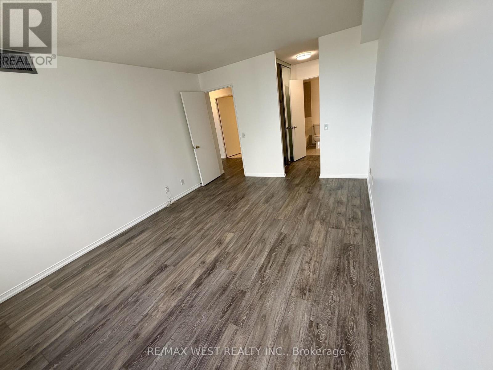 #2405 100 UPPER MADISON AVENUE - 18