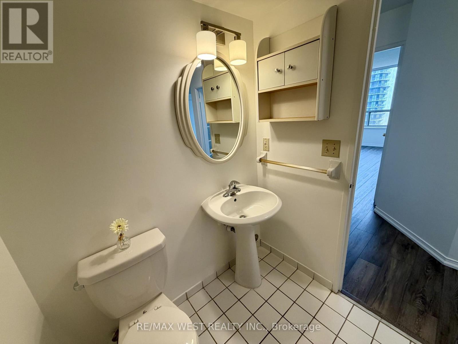 #2405 100 UPPER MADISON AVENUE - 25