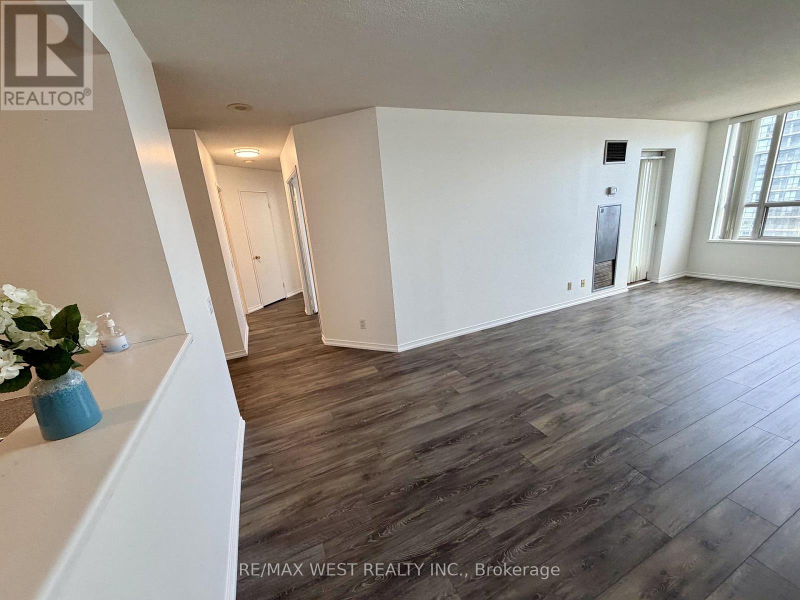 #2405 100 UPPER MADISON AVENUE - 9