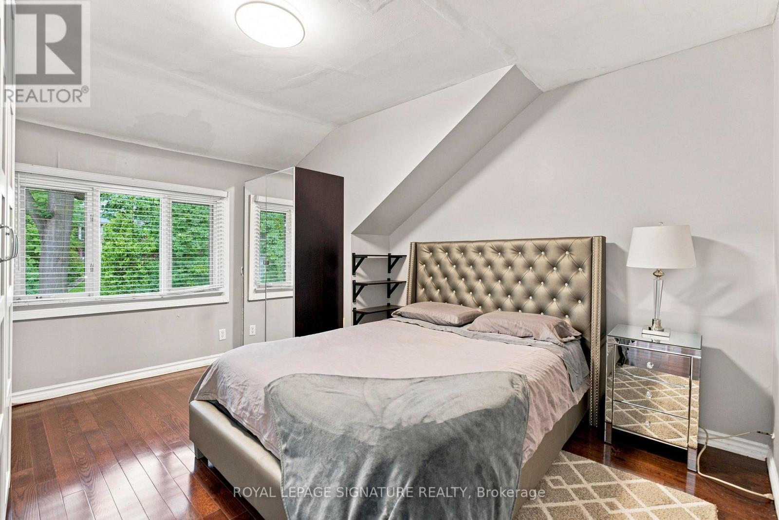 35 REGAL ROAD - 17