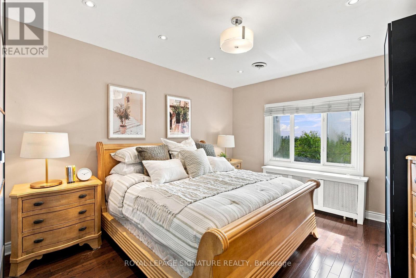 35 REGAL ROAD - 18