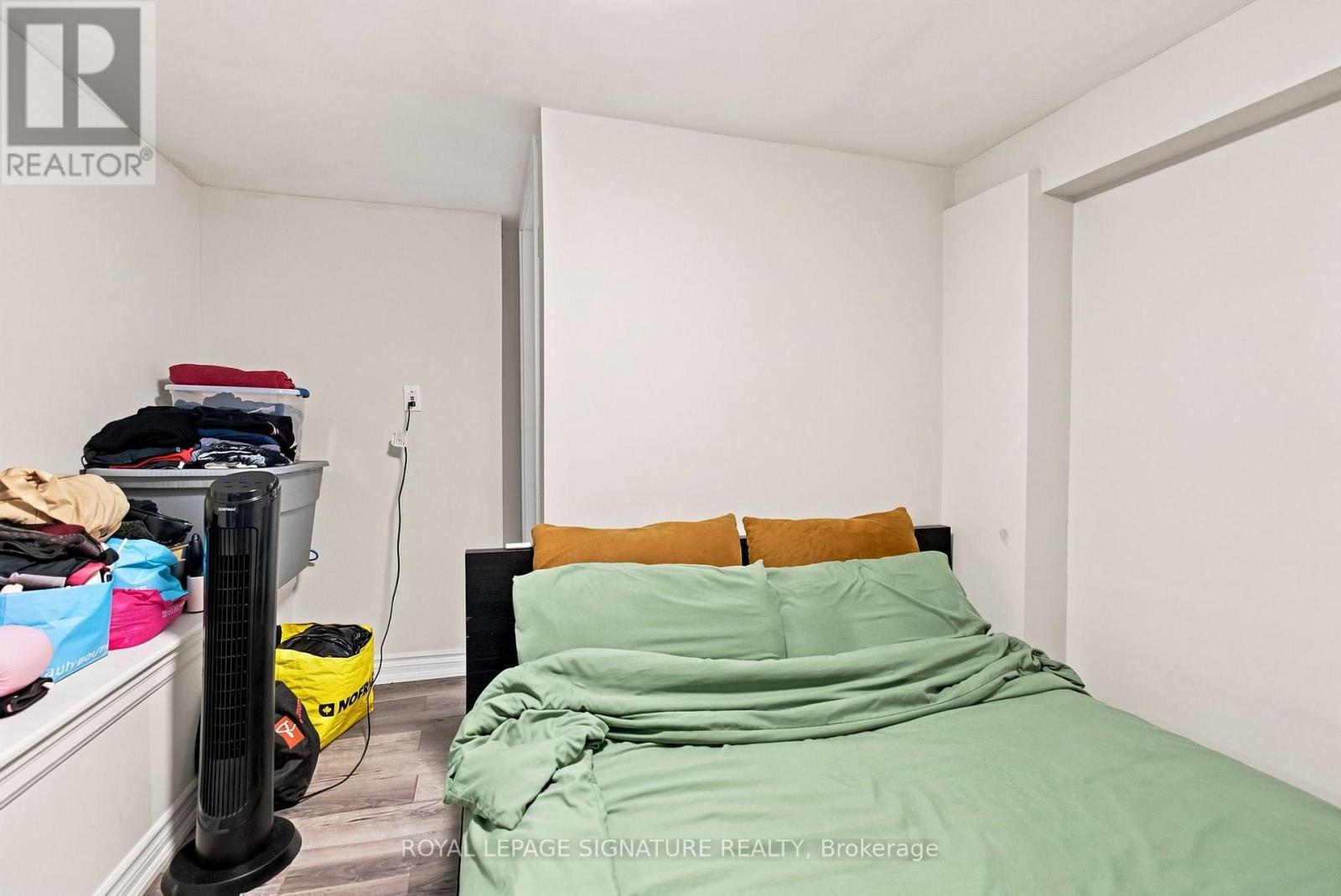 35 REGAL ROAD - 31