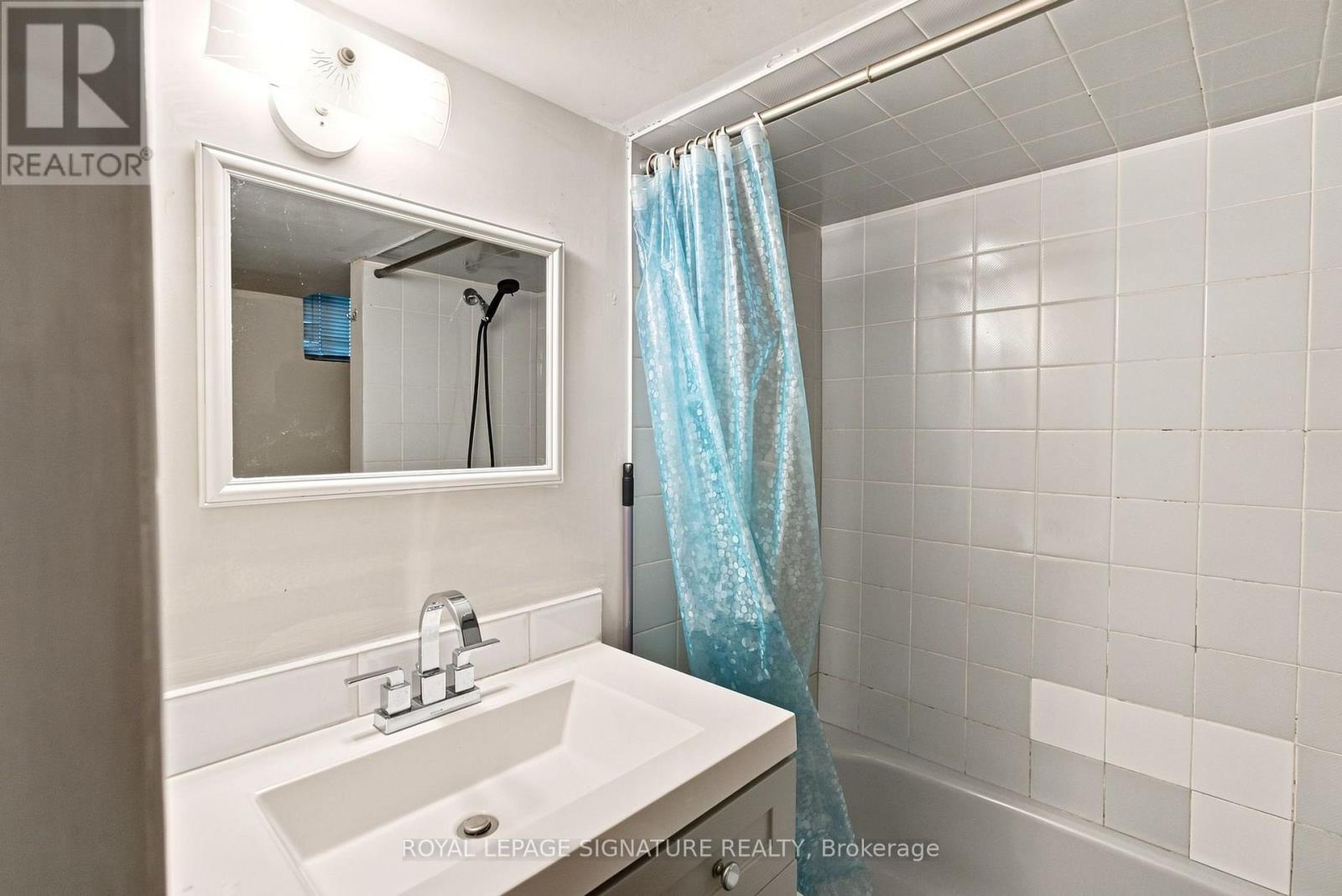 35 REGAL ROAD - Image 34