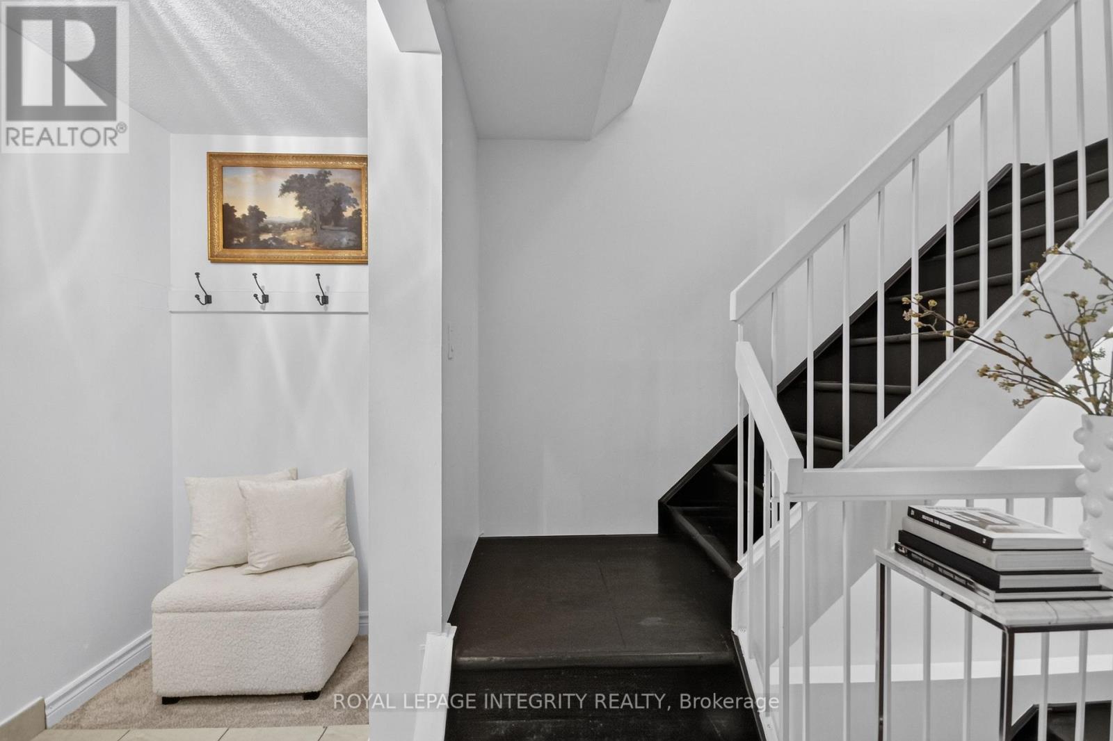 209 SHERWAY DRIVE - Image 23