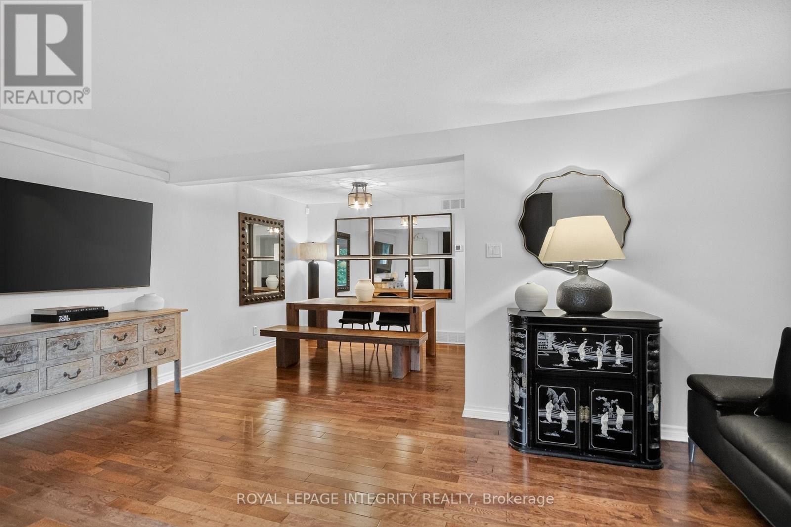 209 SHERWAY DRIVE - Image 22