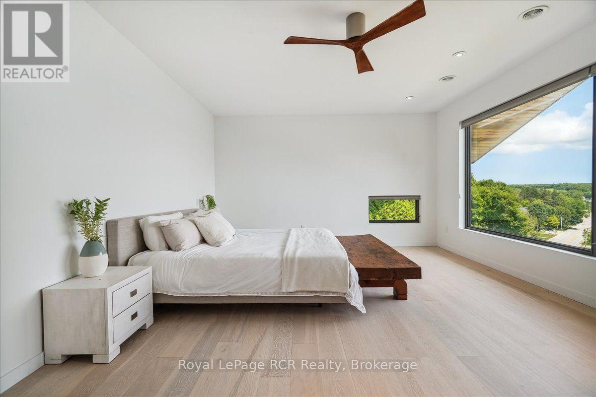20 EVERETT ROAD - 32
