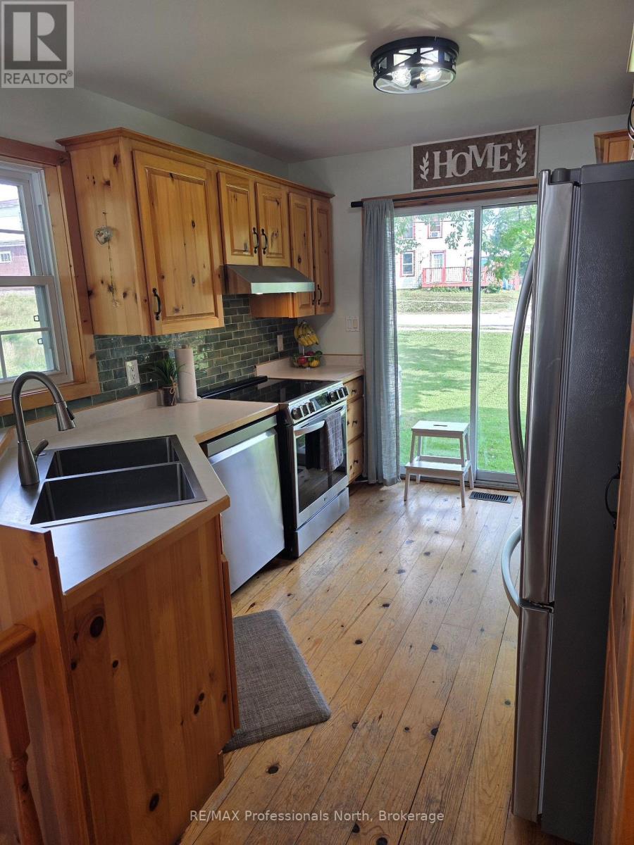 2148 STISTED ROAD S - 10