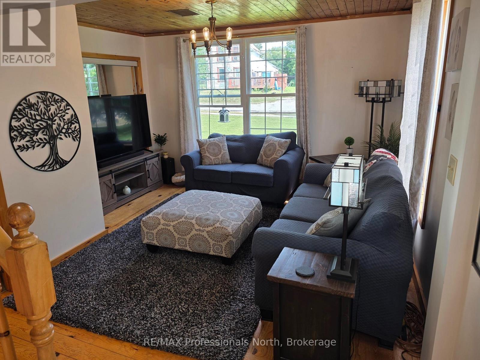 2148 STISTED ROAD S - Image 16