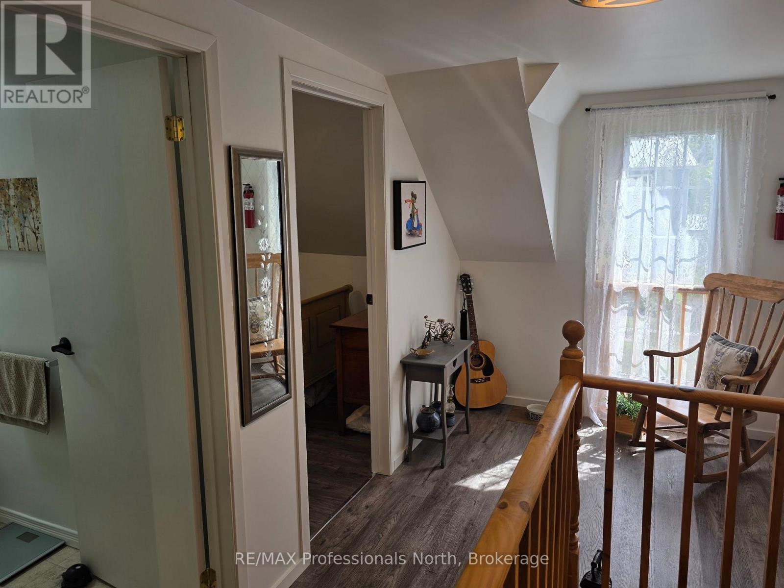 2148 STISTED ROAD S - Image 19