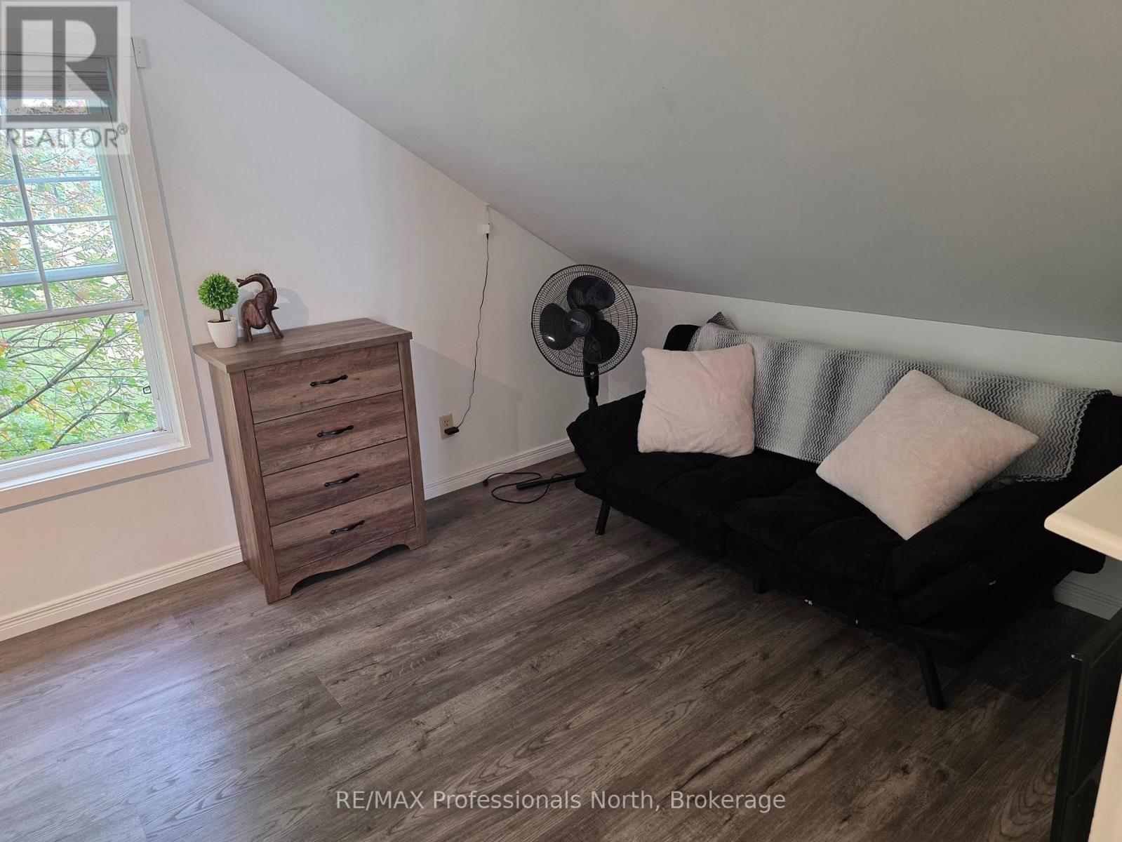 2148 STISTED ROAD S - Image 20