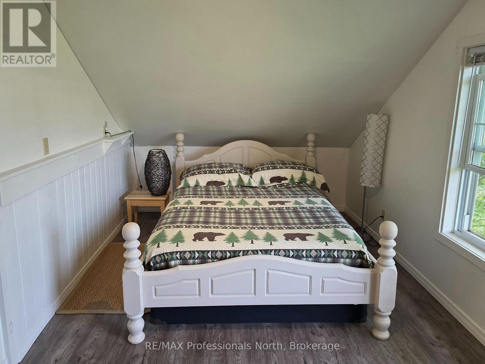 2148 STISTED ROAD S - Image 21