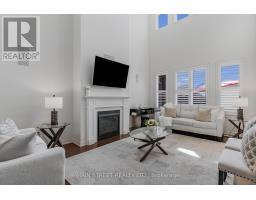 Kitchen - 71 Vivian Creek Road, East Gwillimbury, ON L0G1M0 Photo 6
