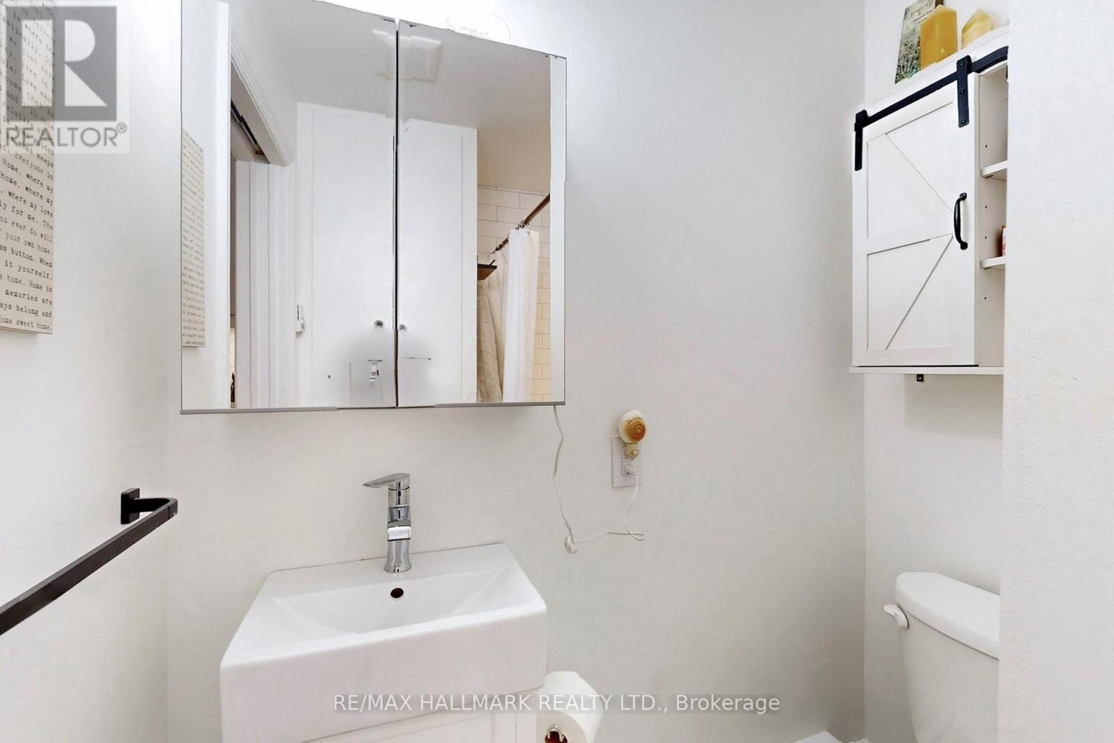 64 POWELL STREET - Image 37