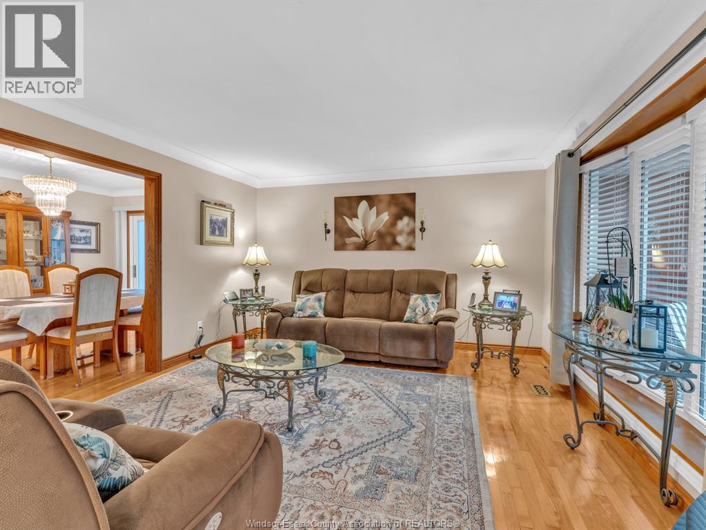 9975 HOLLY CRESCENT - 11