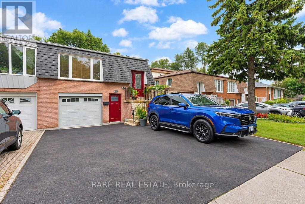 Photo of 733 Eaglemount Crescent