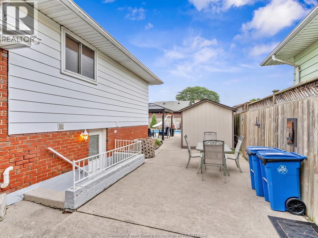 9975 HOLLY CRESCENT - Image 36