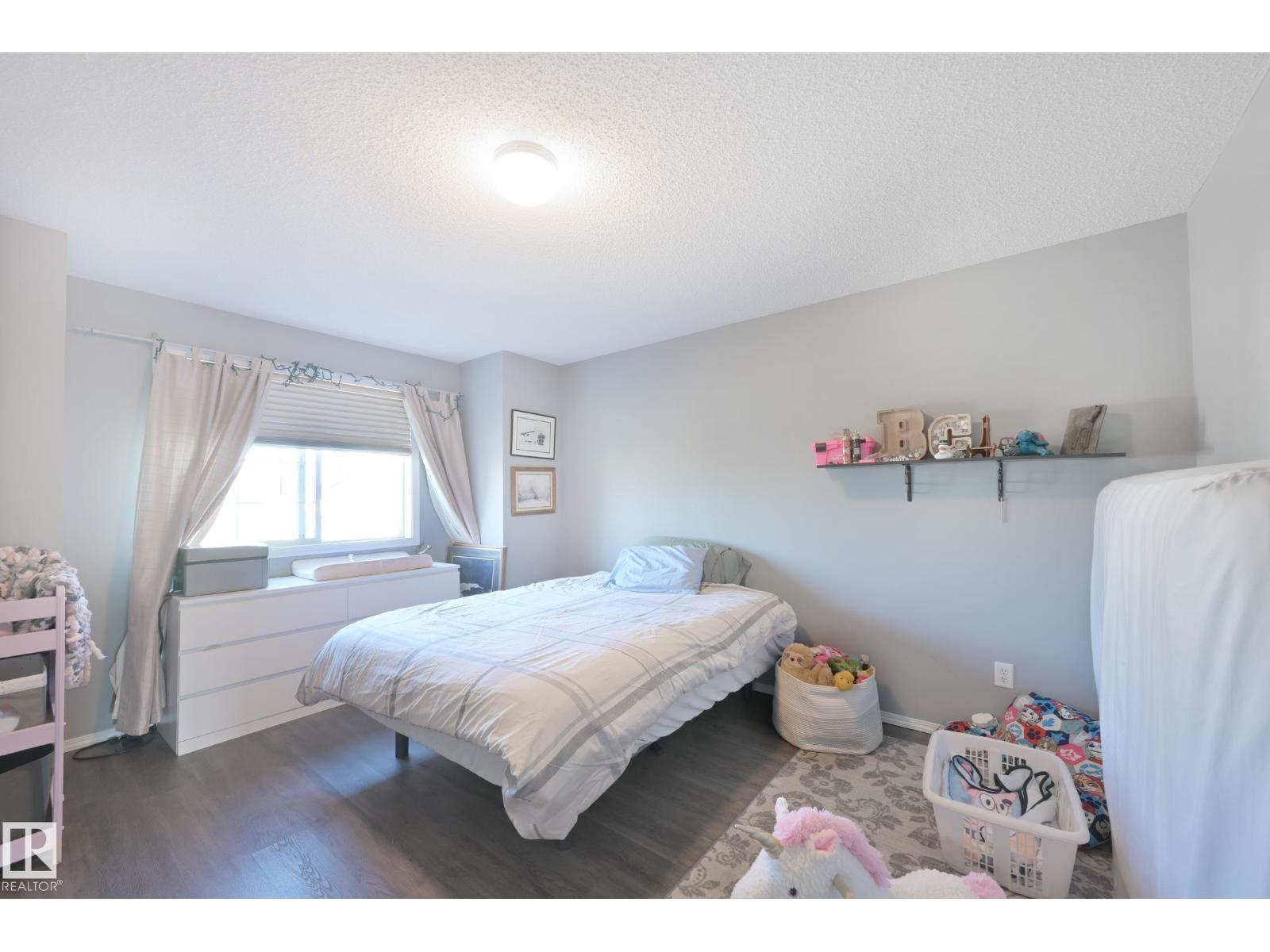 8127 7 AV SW - 19