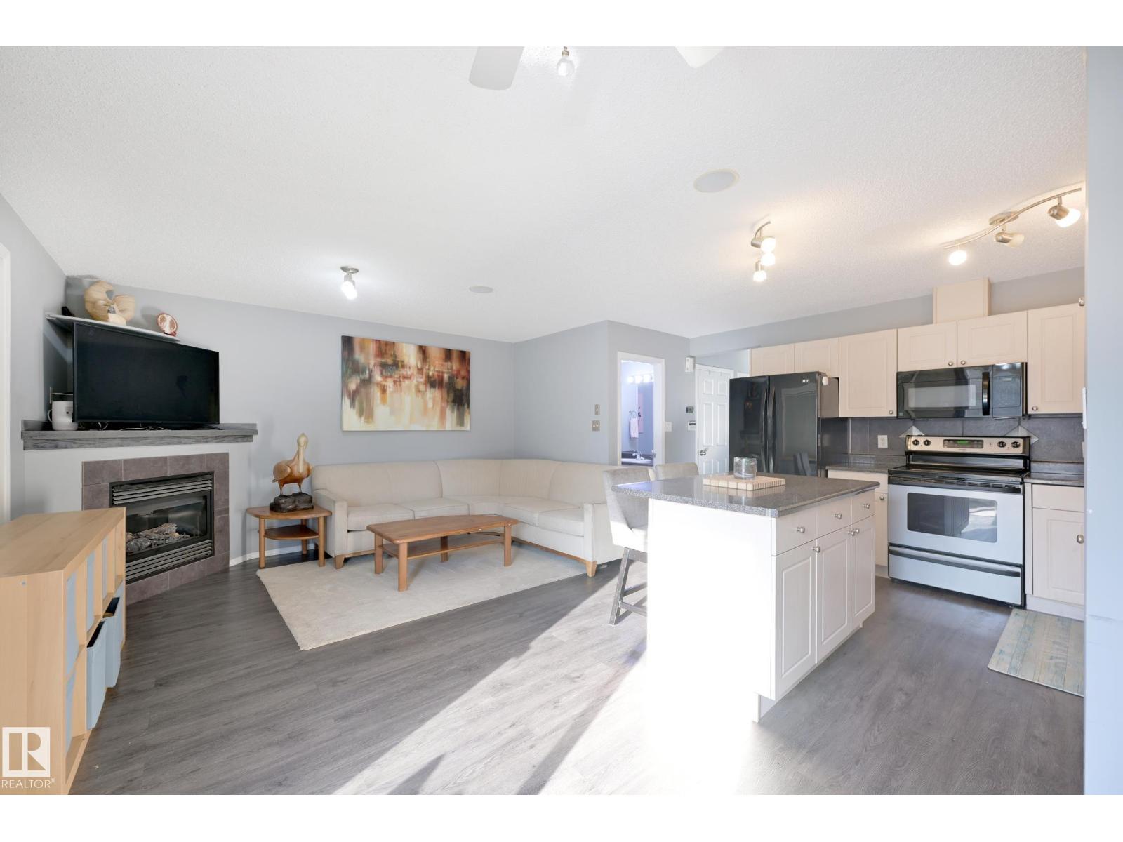 8127 7 AV SW - 10