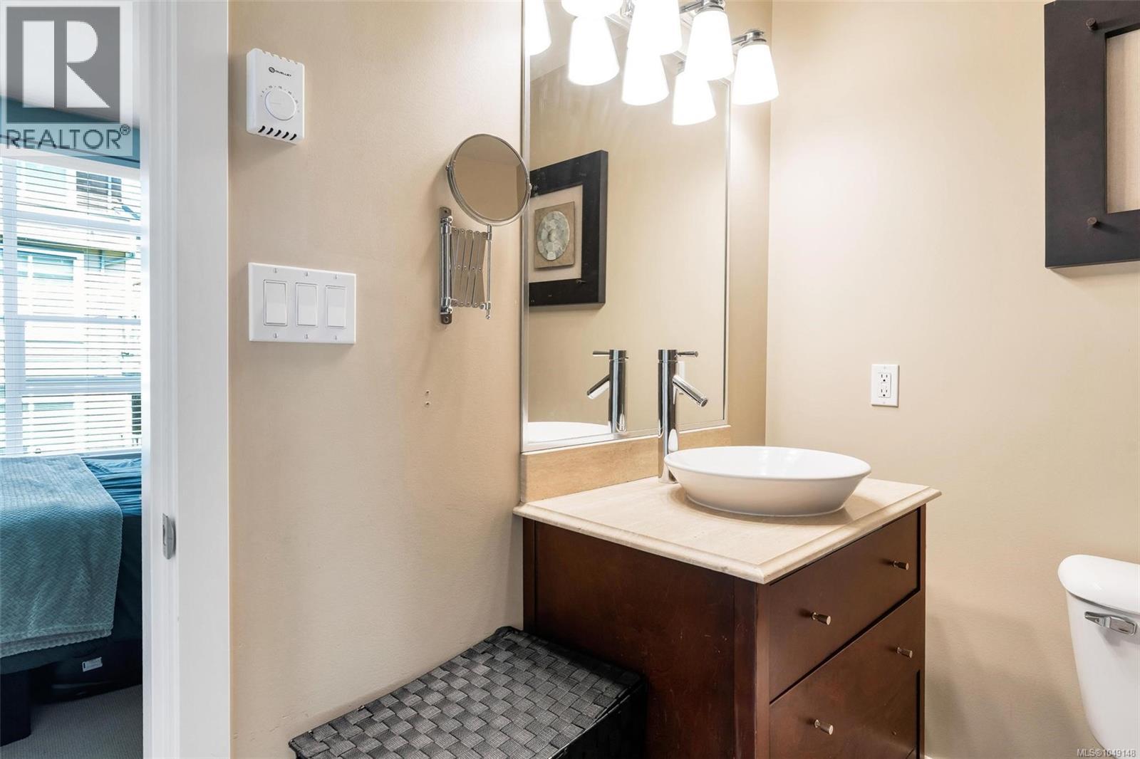 302 608 Fairway Ave, Langford