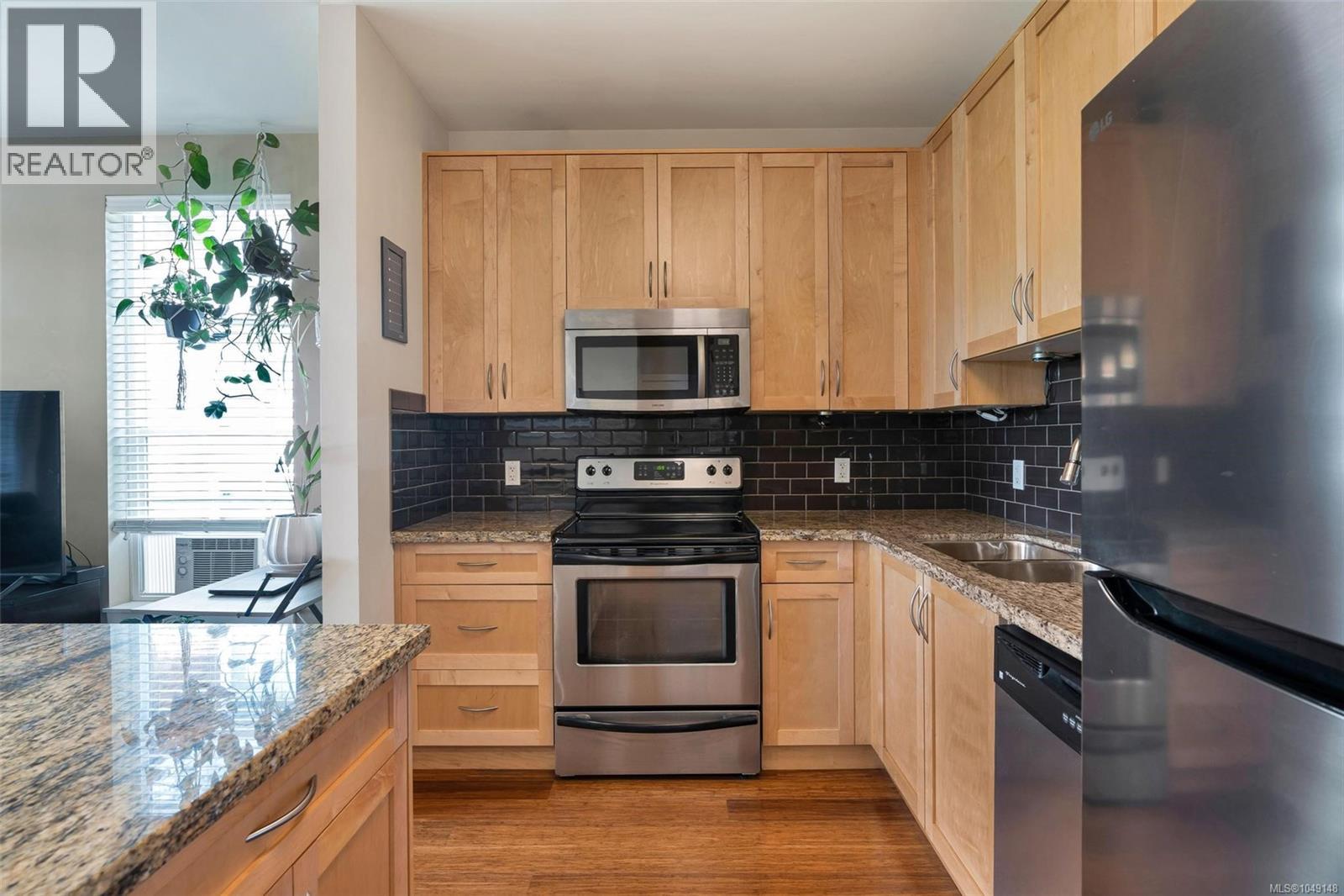 302 608 Fairway Ave, Langford