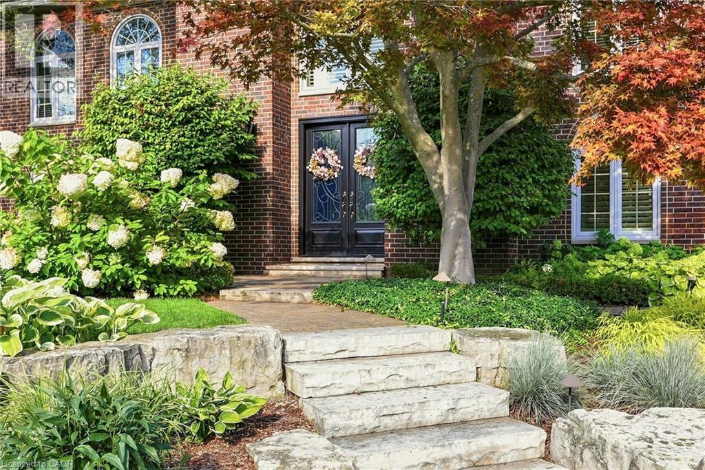 45 PEPPERTREE Crescent, Ancaster — photo 4
