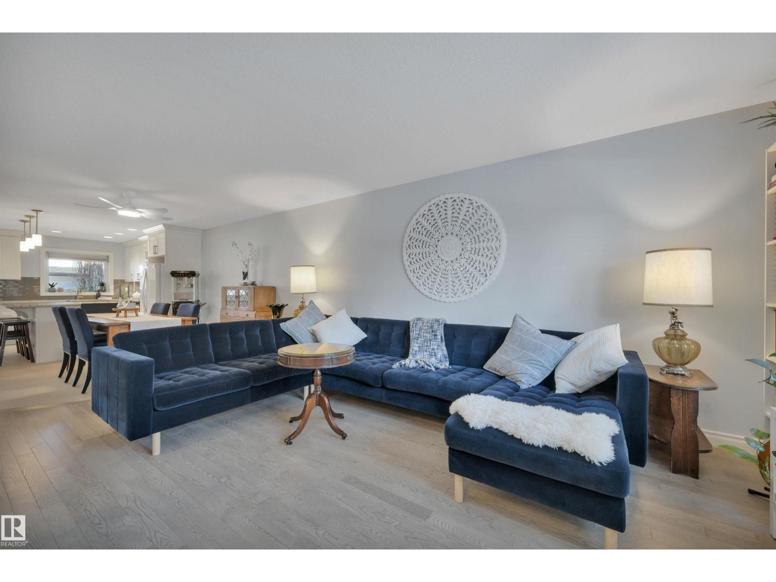 11234 105 ST NW - 3