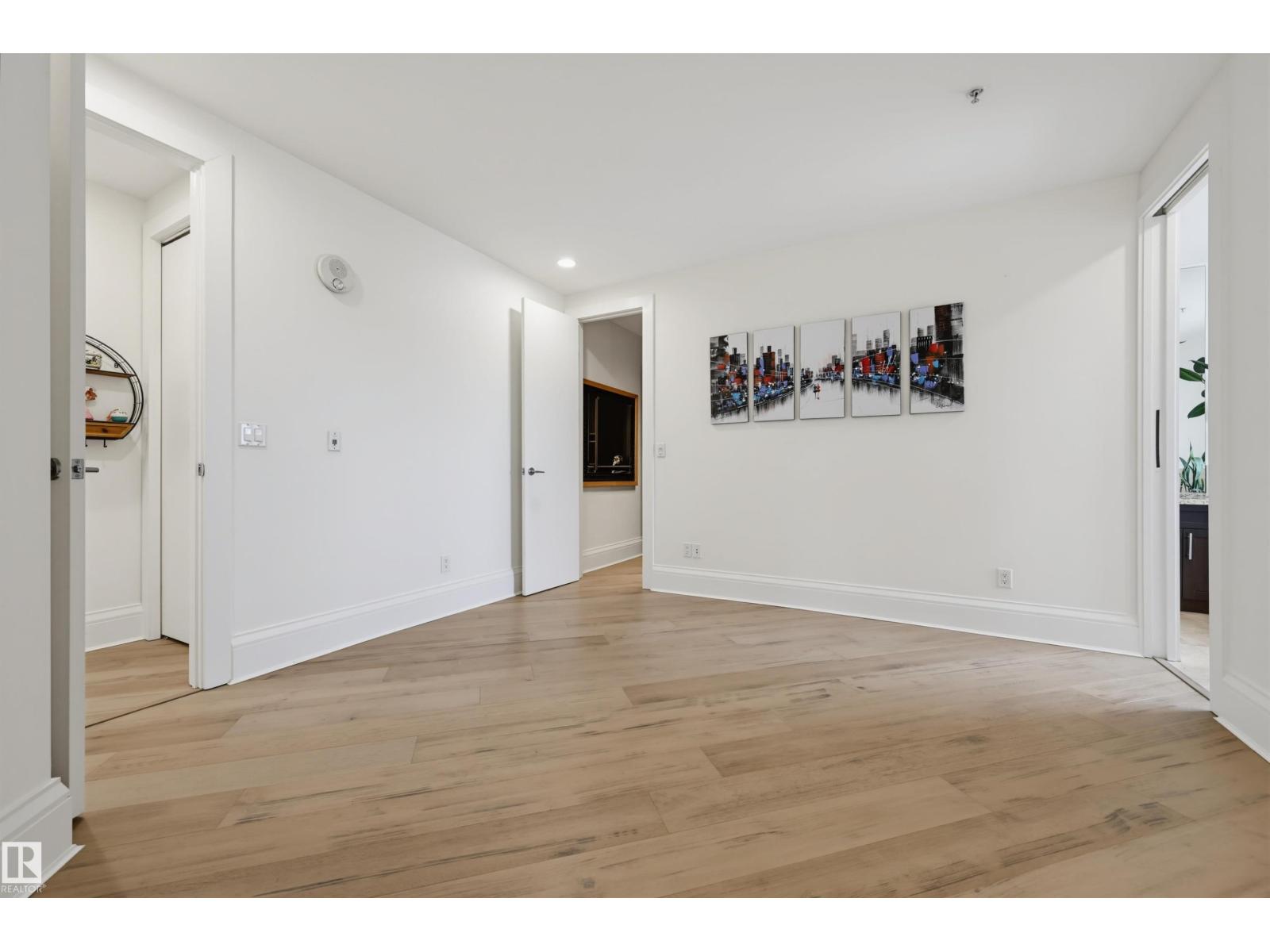 #2801 10136 104 ST NW - 23