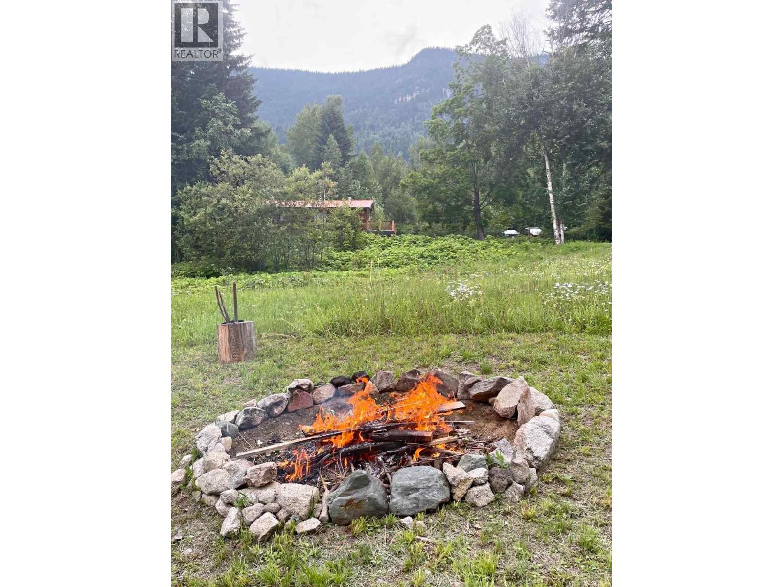 3360 Yellowhead Highway, Clearwater
