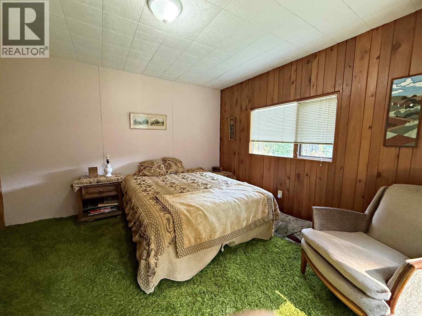 3360 Yellowhead Highway, Clearwater