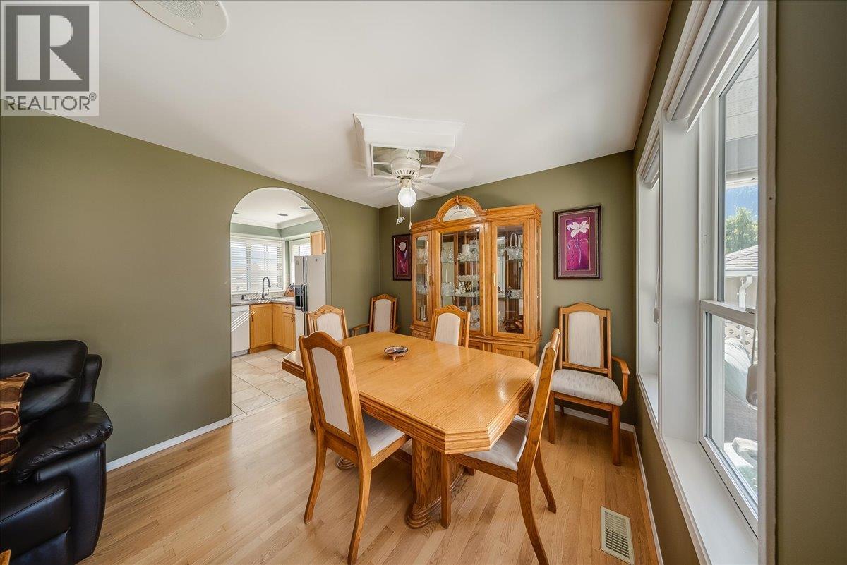 7200 Wright Way, Trail