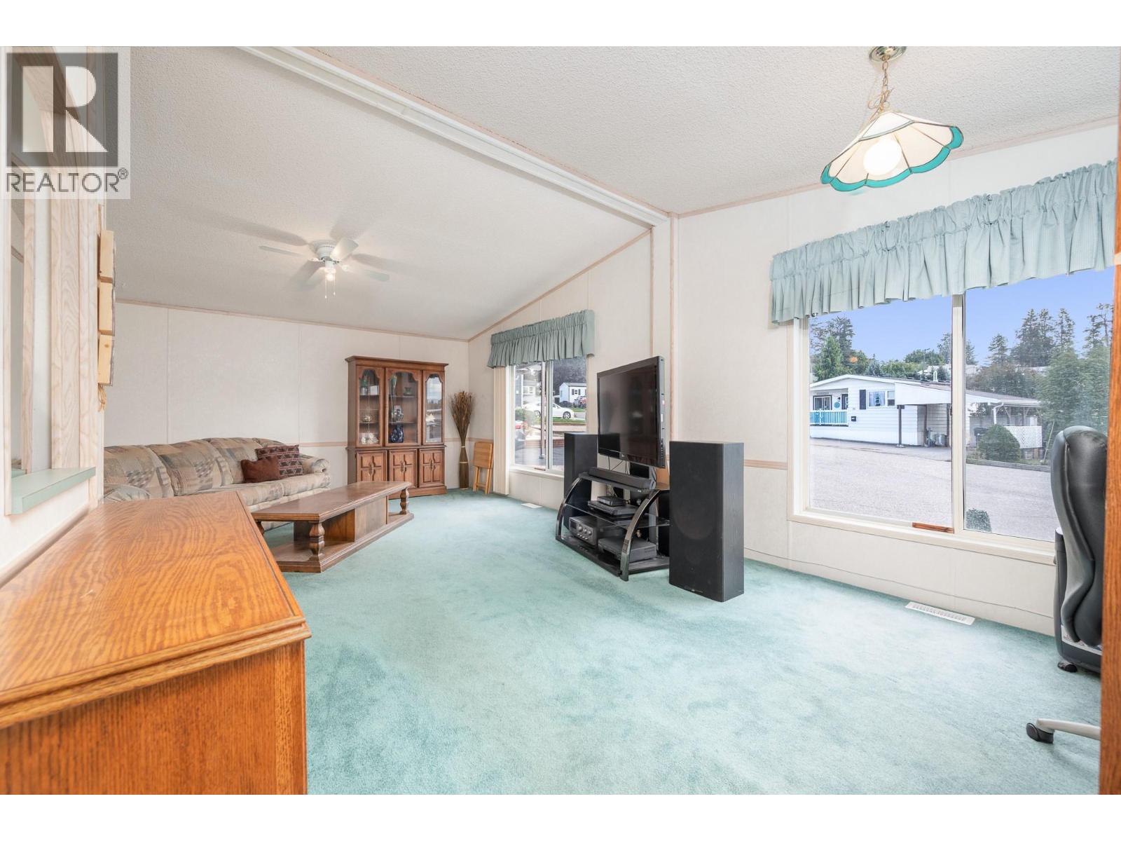 #27 1600 43 Avenue - 9