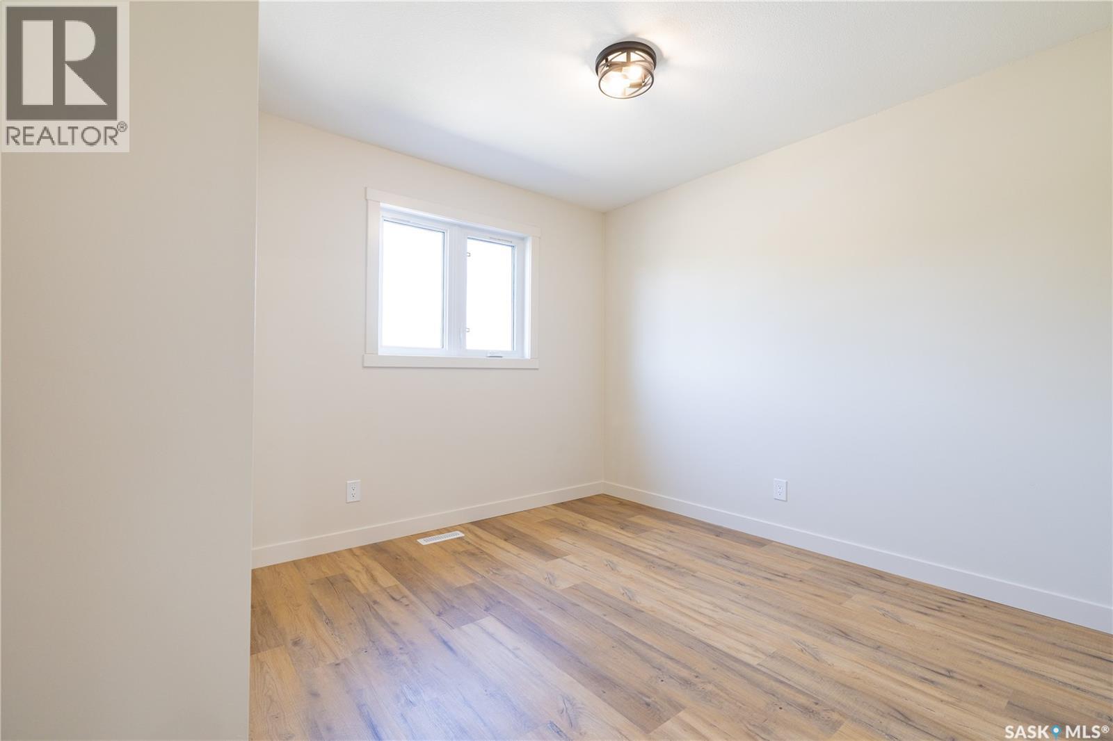 230 Hogg WAY, Saskatoon — photo 26
