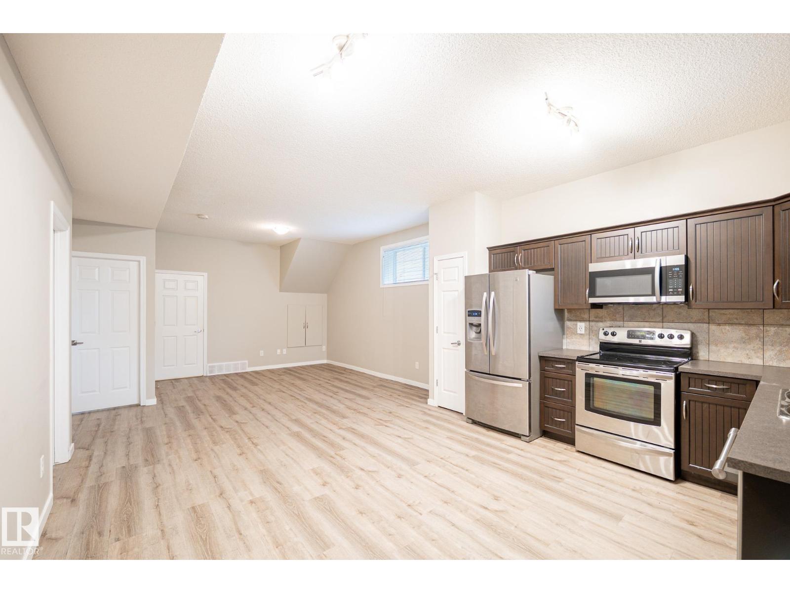 #196 142 Selkirk PL - 3