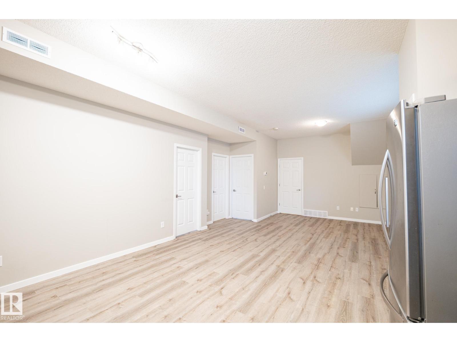 #196 142 Selkirk PL - 4