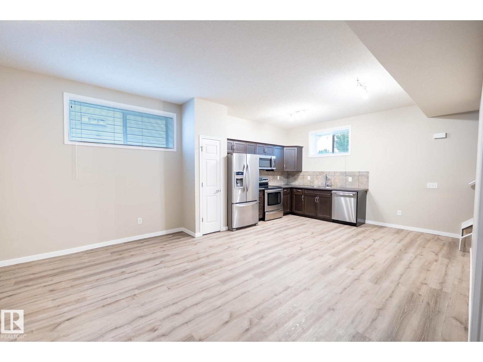 #196 142 Selkirk PL - 6