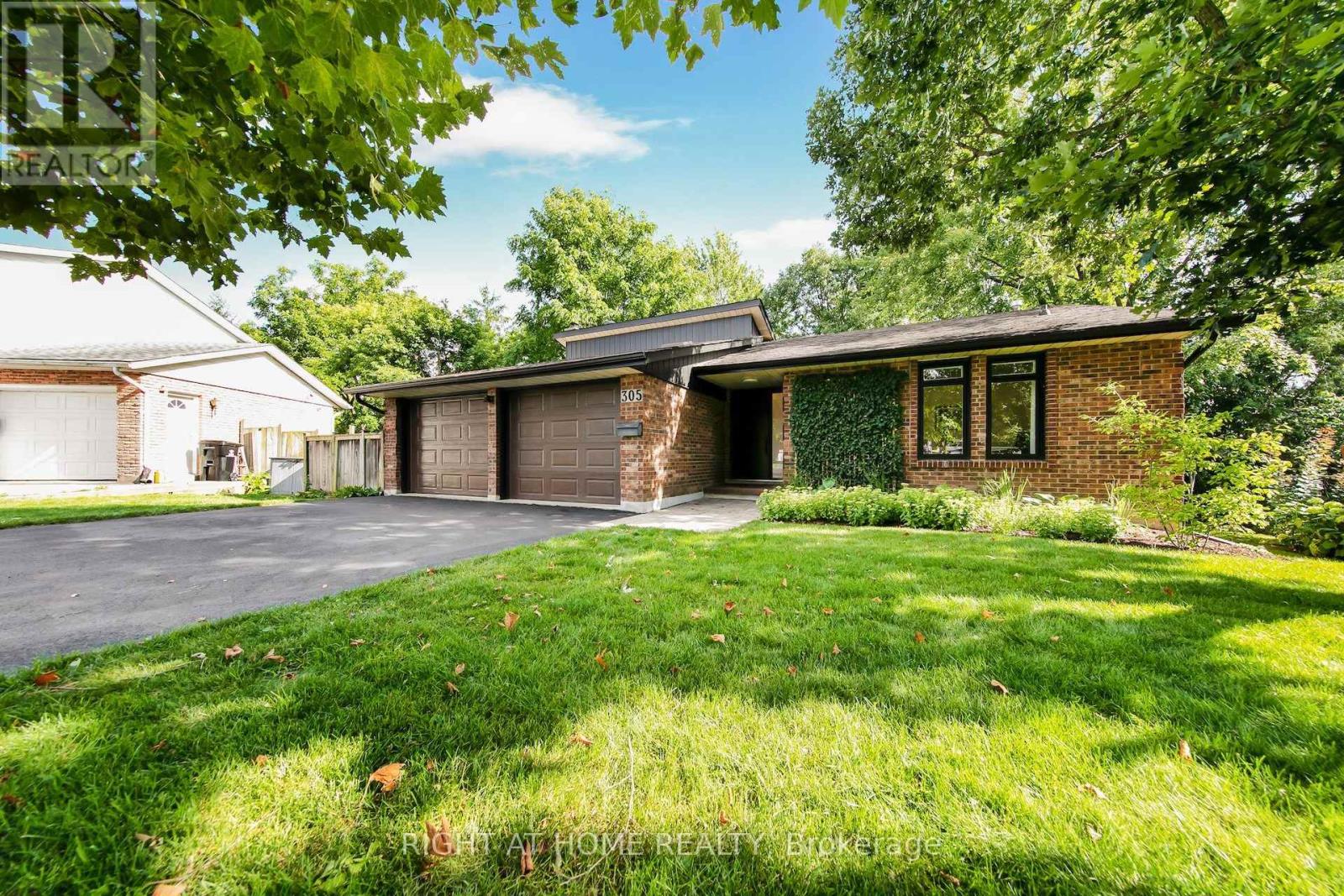 305 DALESIDE PLACE N - 1