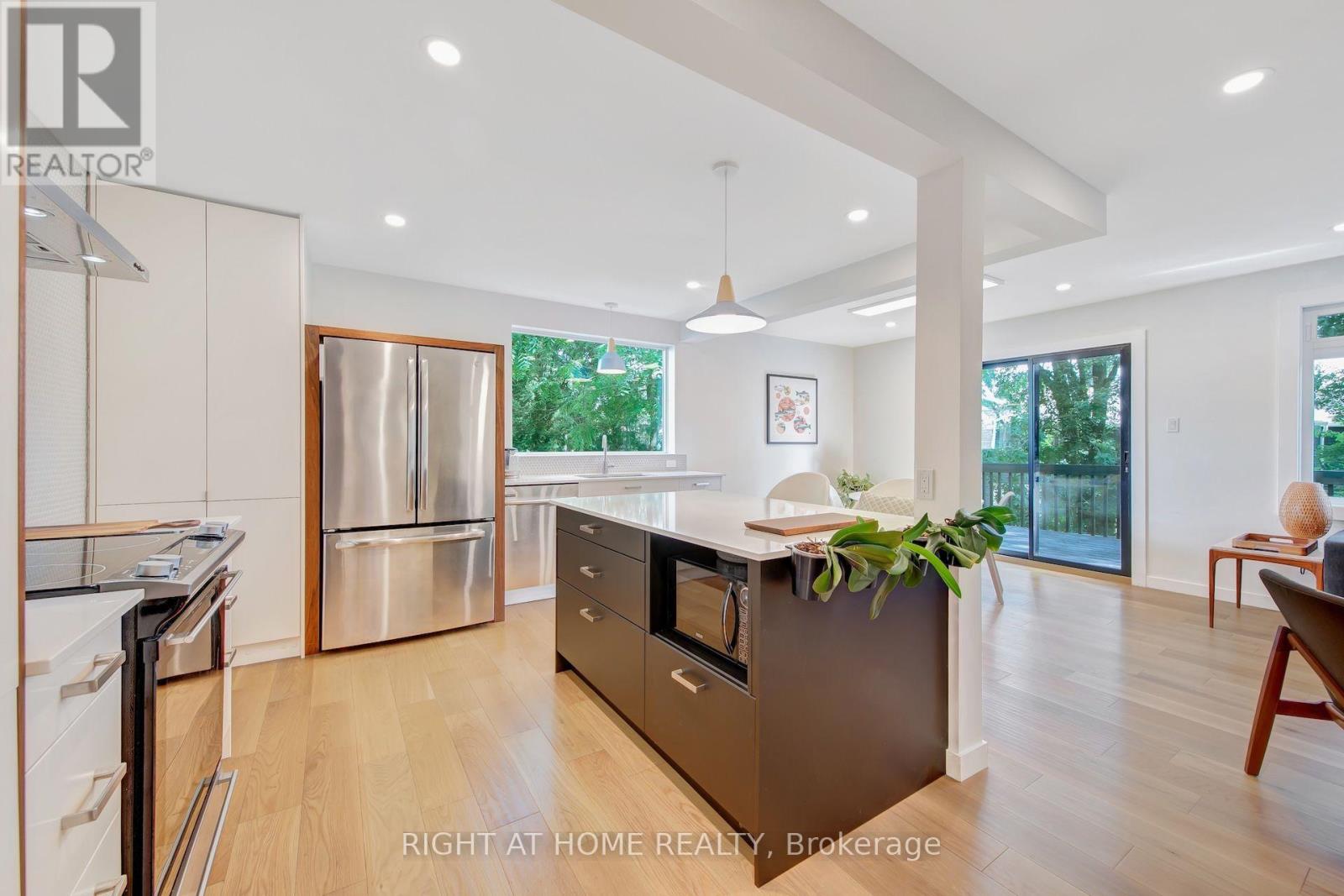 305 DALESIDE PLACE N - 11