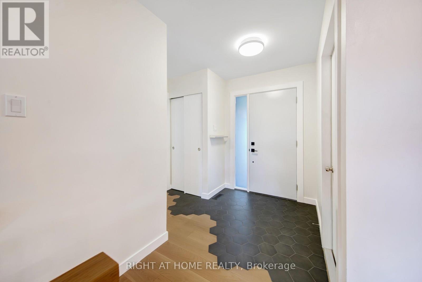 305 DALESIDE PLACE N - 2