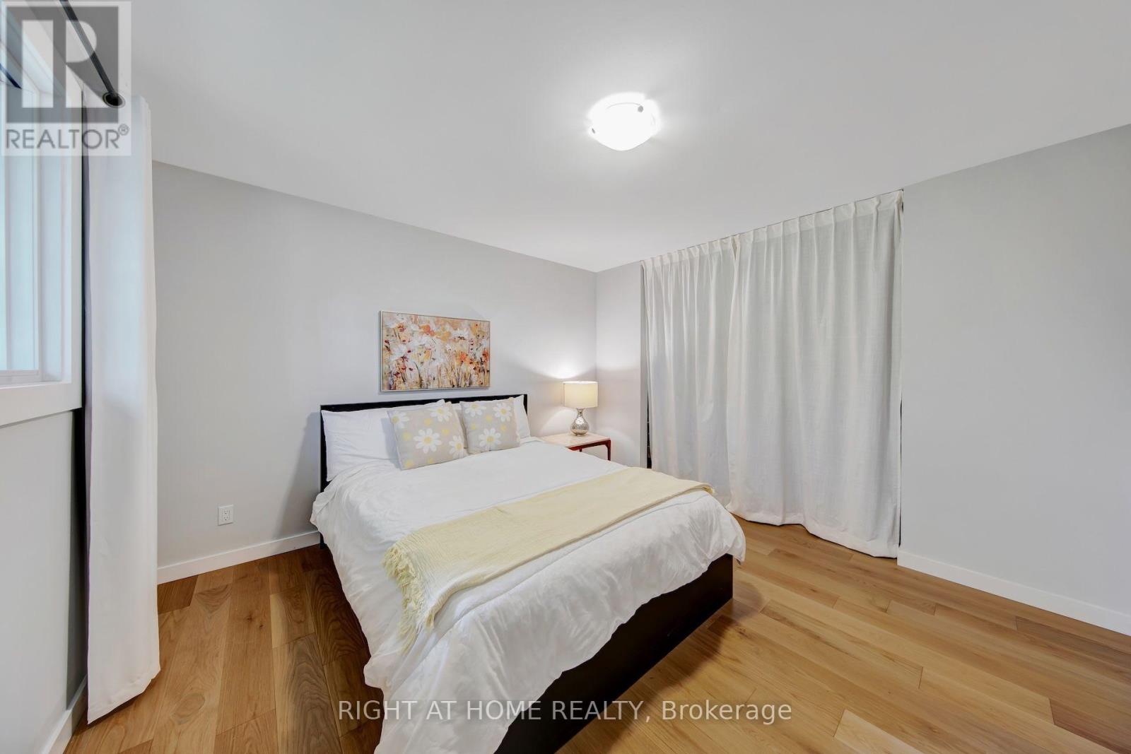 305 DALESIDE PLACE N - Image 21