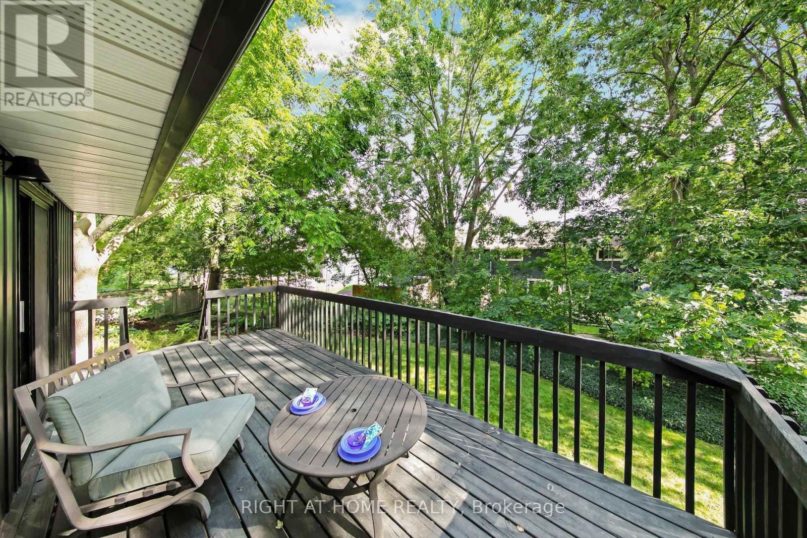 305 DALESIDE PLACE N - 32