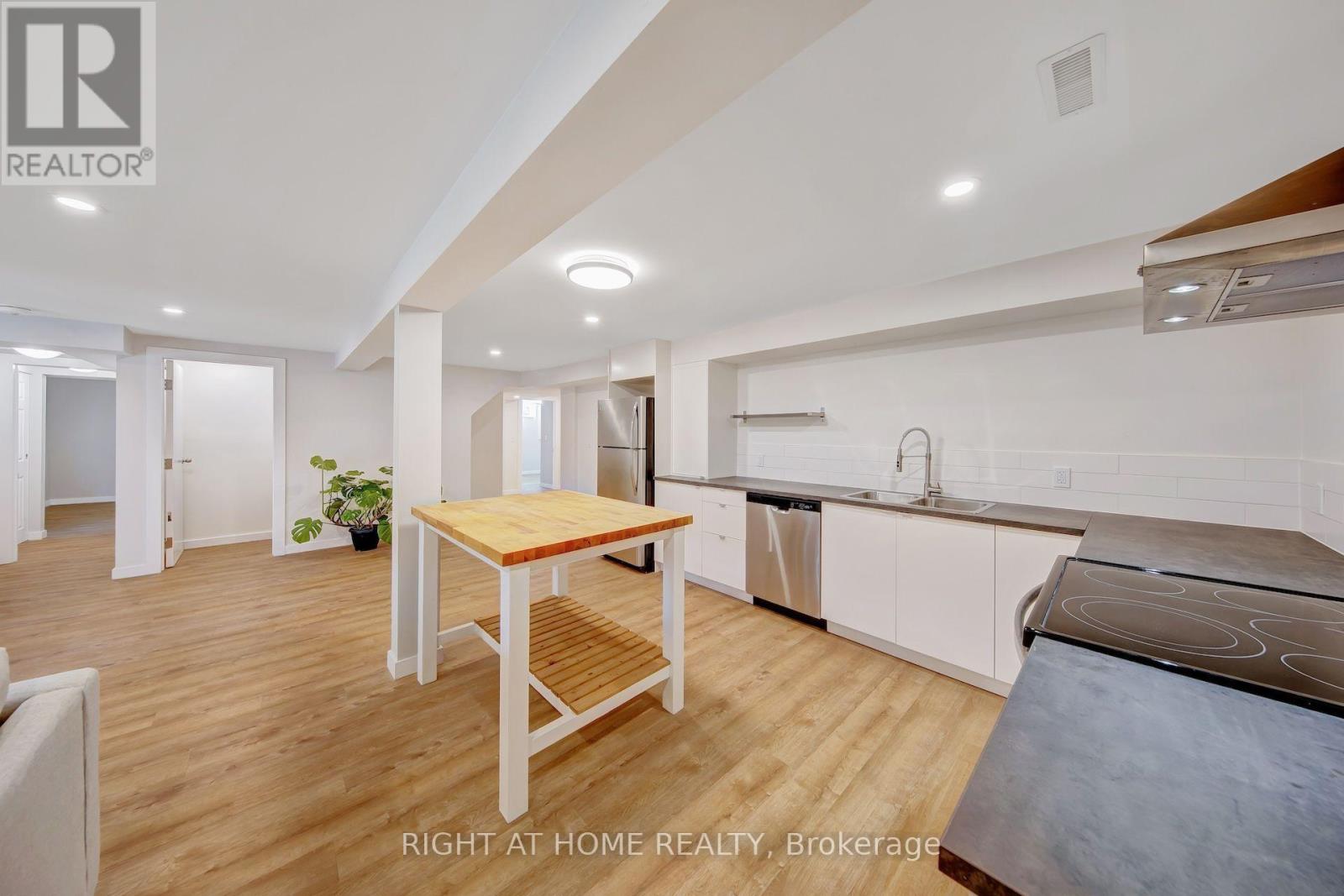 305 DALESIDE PLACE N - 39