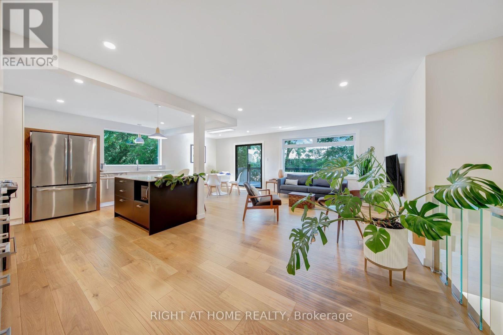 305 DALESIDE PLACE N - 4