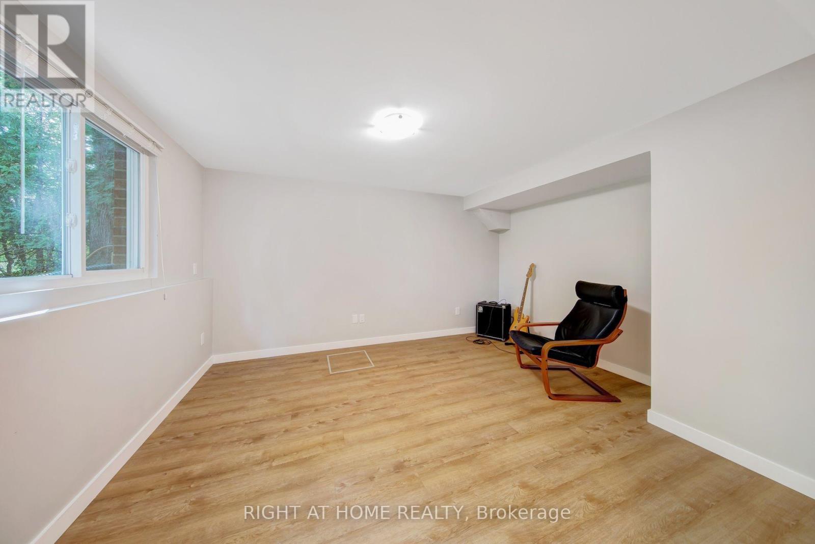 305 DALESIDE PLACE N - Image 44