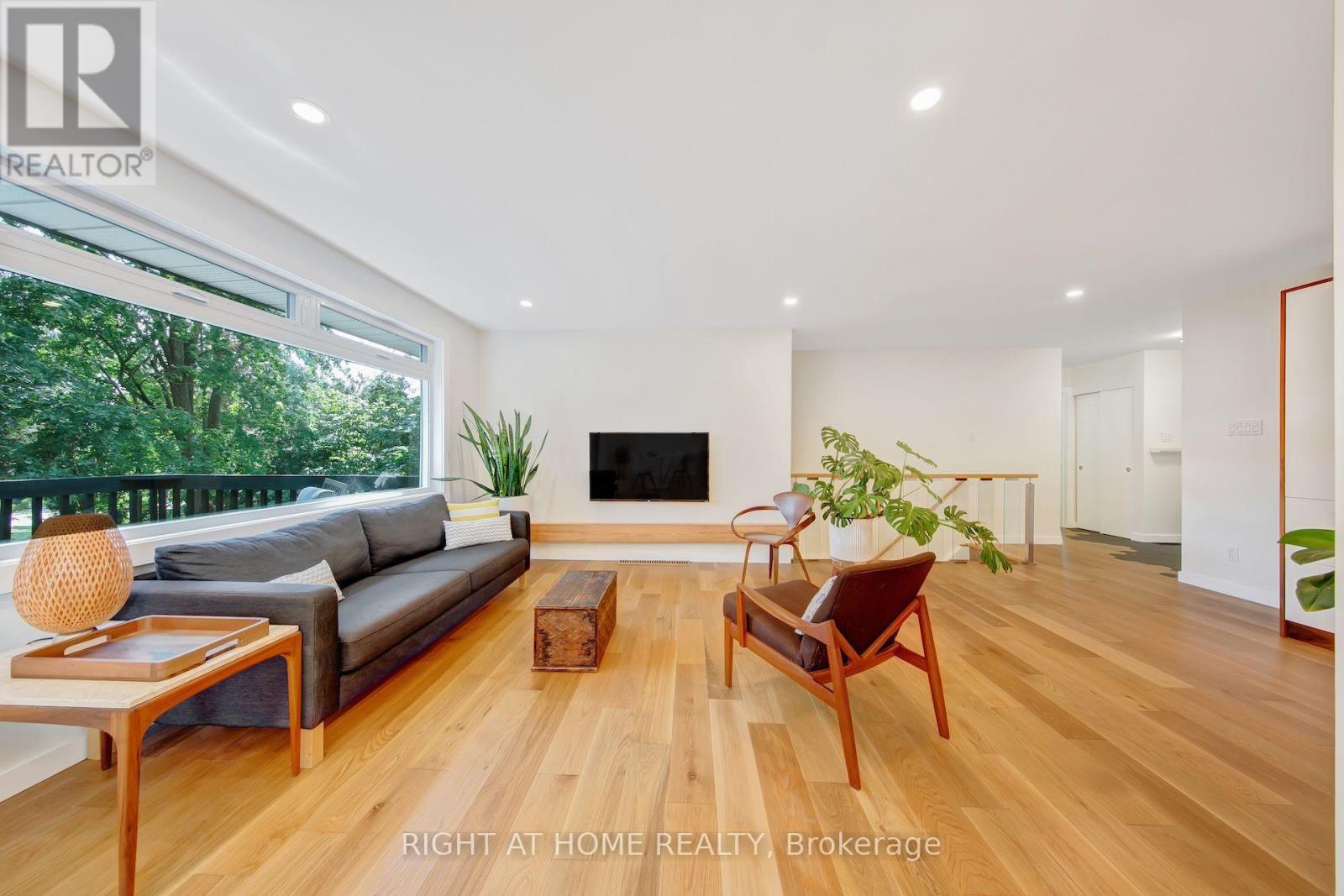 305 DALESIDE PLACE N - Image 5
